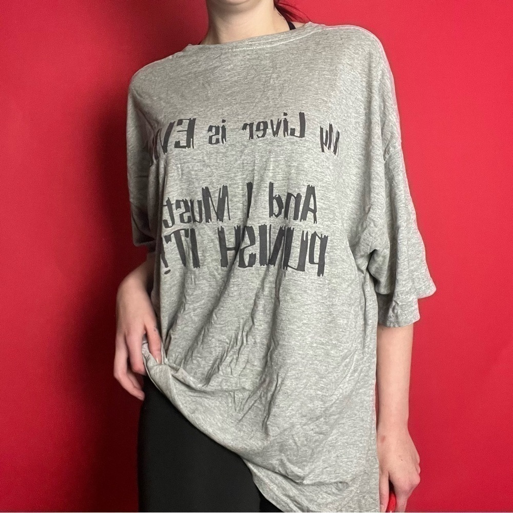 Grey graphic tee shirt 🤍🖤​​​​​​​​​​​​​​​​​​​​​​​